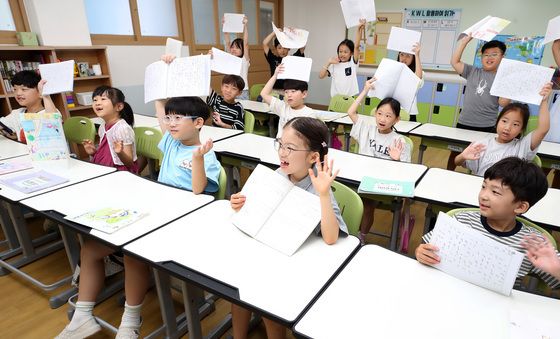 "선생님, 다시 만나서 반갑습니다"