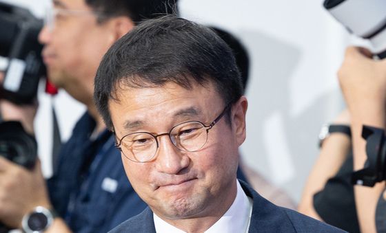 미소 지으며 원내대책회의 참석하는 한병도 원내대표