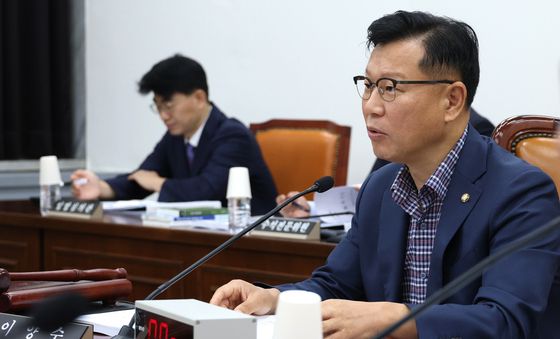 발언하는 이양수 정보위원장