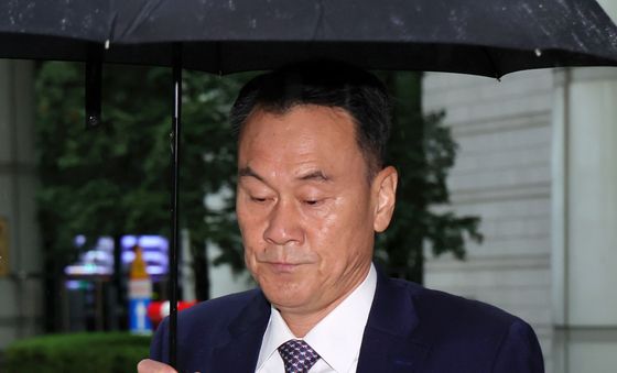 김명수 전 합참의장, 내란중요임무종사 혐의 첫 재판