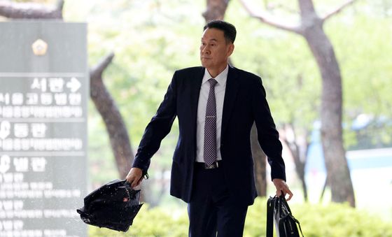 김명수 전 합참의장, 내란 혐의 첫 공판 출석