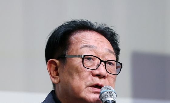 발언하는 박광수 이사장