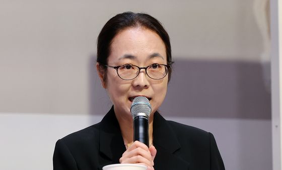 부산국제영화제 소개하는 박가언 부집행위원장
