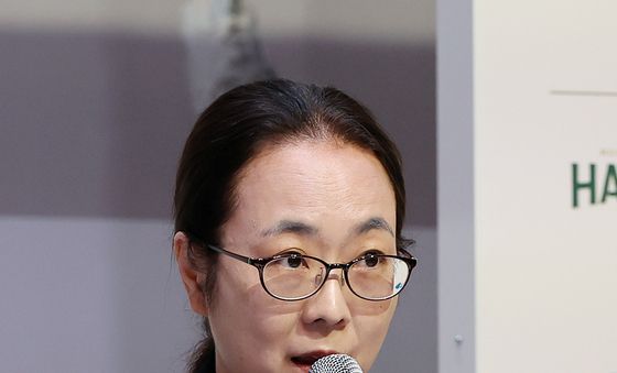 부산국제영화제 소개하는 박가언 부집행위원장