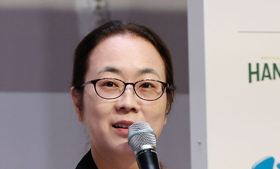 부산국제영화제 소개하는 박가언 부집행위원장