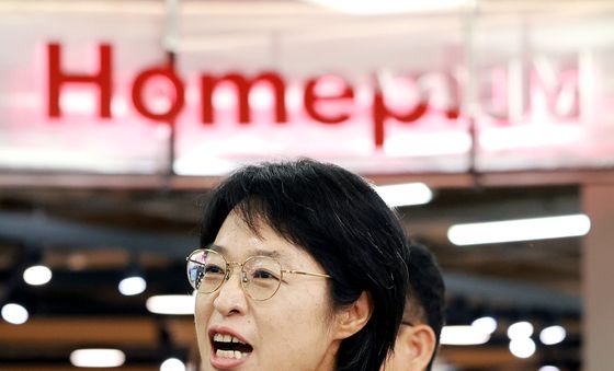 발언하는 안수용 마트노조 홈플러스지부장