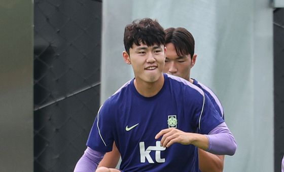 몸 푸는 이기혁