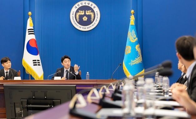 강훈식 비서실장, 청년 펠로우십오리엔테이션 주재