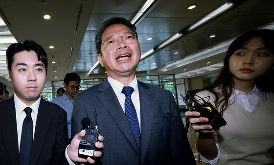 질문에 답하는 김승원 법무부 장관 후보자