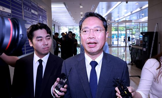 출근하는 김승원 후보자