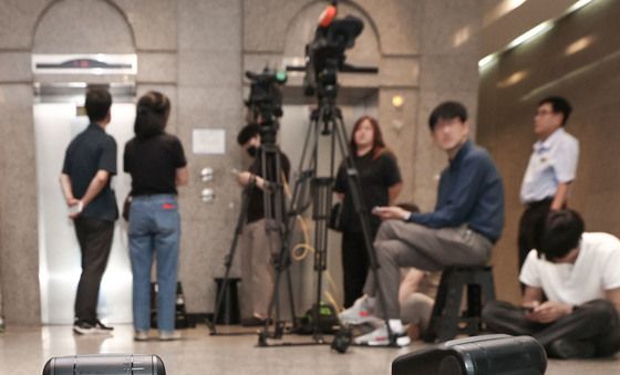 용혜인 후보자, 자택에서 청문회 준비