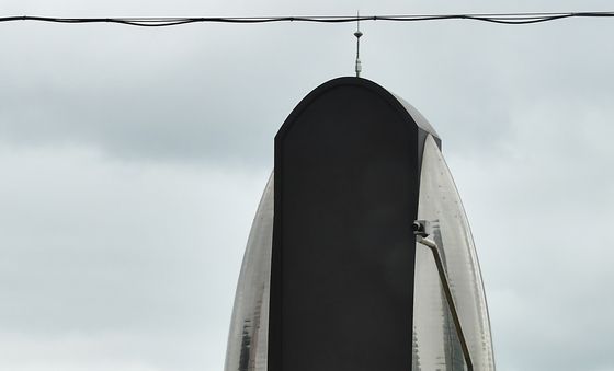'작동 멈춘 영일대 빛의 시계탑'