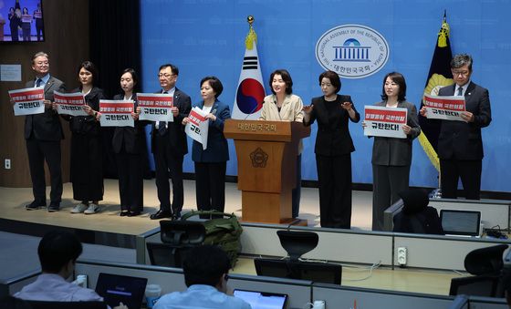 독단 운영 비판하는 성평등위 위원들