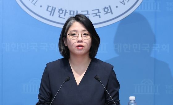 기자회견하는 용혜인 후보자