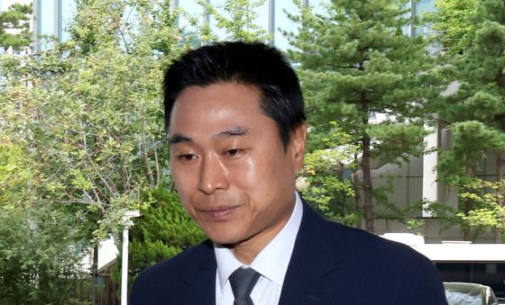 이종배 전 시의원, '용혜인 남편 급여 특혜' 의혹 고발인 조사 출석