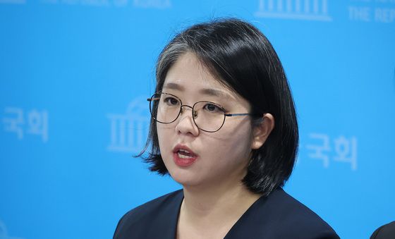답변하는 용혜인 후보자