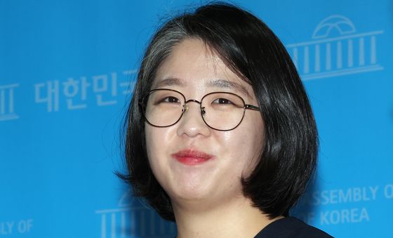 미소 보이는 용혜인 후보자