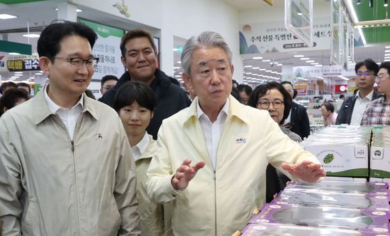 추석 앞두고 수급상황 살피는 강호동 농협중앙회장