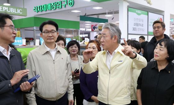 추석 물가 수급상황 점검하는 강호동 농협중앙회장