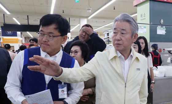 추석 전 수급상황 점검하는 강호동 농협중앙회장