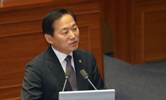 대정부질문 답하는 이두희 차관