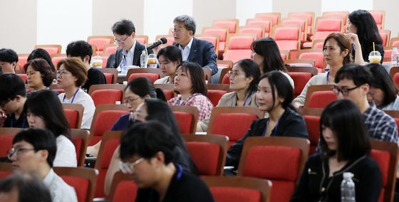 국민 아이디어에 질문하는 심사위원