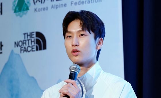 아시안게임 각오 밝히는 이도현 선수