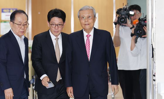 오세훈 시장 공판 증인 출석하는 김종인 전 비대위원장