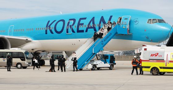 인질들 구출하는 대테러특공대