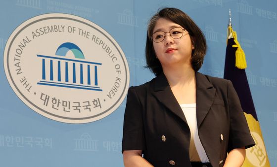 사퇴 기자회견 마친 용혜인 후보자