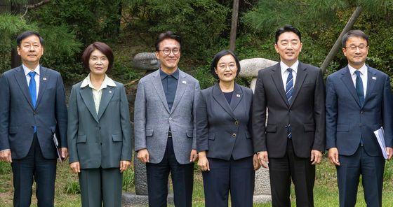 기념촬영하는 당·정·청