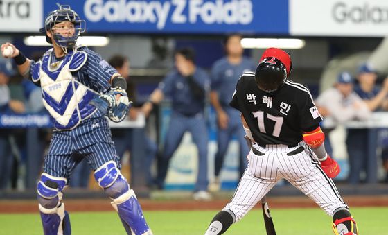 박해민 '삼진 아웃'
