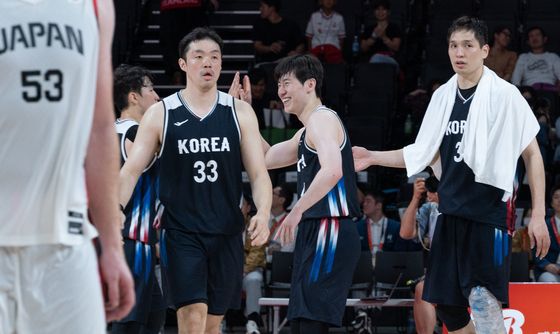 한일전 승리 주역 이정현 '활짝'