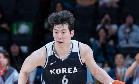 이정현 '공 놓치지 않아'