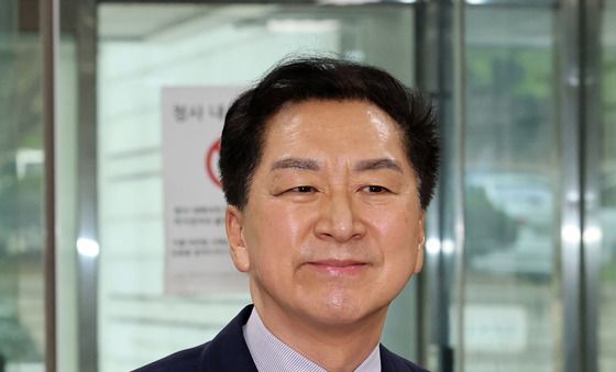 5차 공판 출석하는 김기현 의원