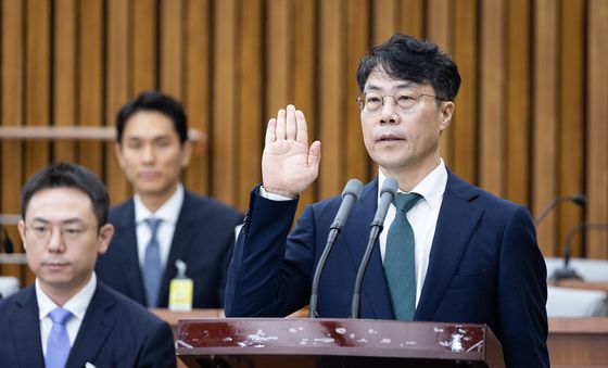 인사청문회 선서하는 김성수 대법관 후보자