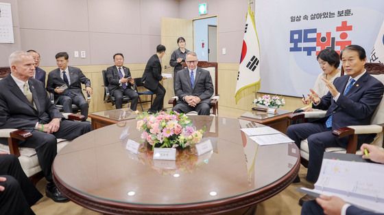 권오을 장관, 주한미군전우회 회장단과 면담