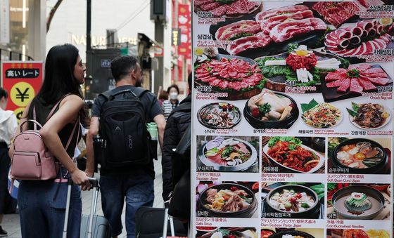 외식업 식재료비·인건비 비중 첫 70% 돌파