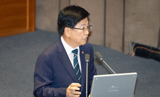 대정부질문 답변하는 최교진 교육부 장관