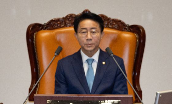 교육·사회·문화에 관한 질문하는 김장겸 의원