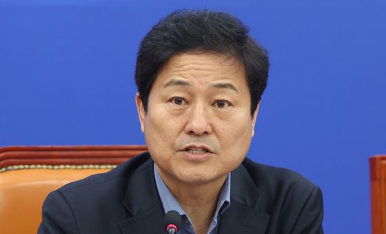 발언하는 김영배 서울시당위원장