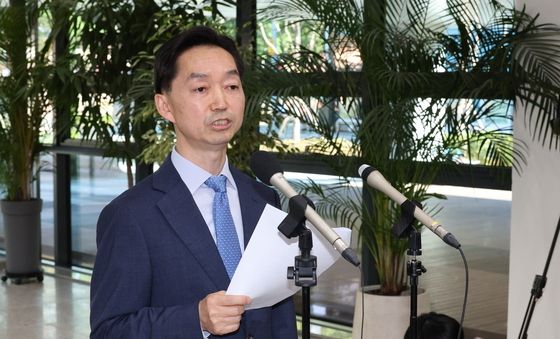 김지용 중대범죄수사청장 후보자가 14일 오후 청문회 준비 사무실이 마련된 서울 종로구 정부서울청사 창성동 별관에서 입장 발표를 하고 있다. 2026.9.14/뉴스1