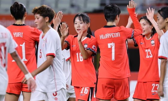 장슬기의 골로 '3-0' 앞서가는 대한민국