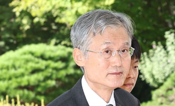 조희대 대법원장 '묵묵부답'