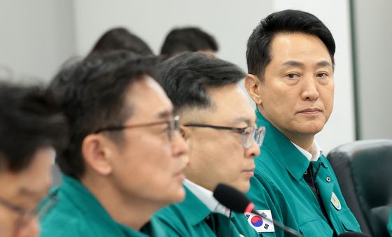 시내버스 파업 대책 보고 받는 오세훈 시장
