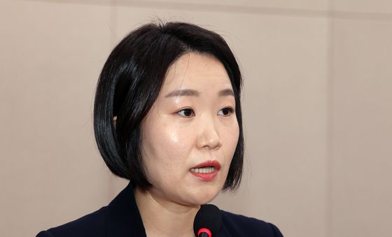 인사말하는 이소영 후보자