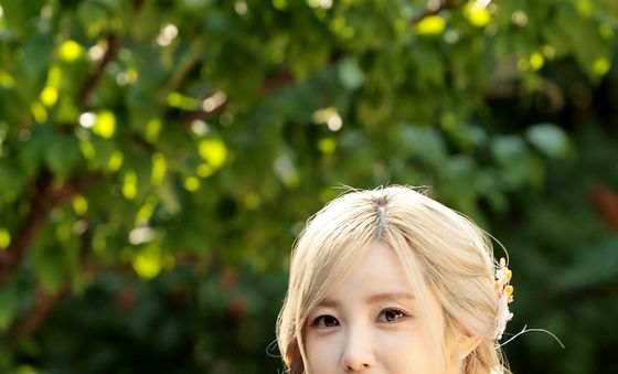 전효성, 가을 햇살에 더해진 예쁜 한복 자태