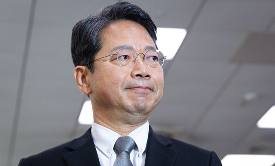 인사청문회 선서문 전달 마친 김승원 법무부 장관 후보자