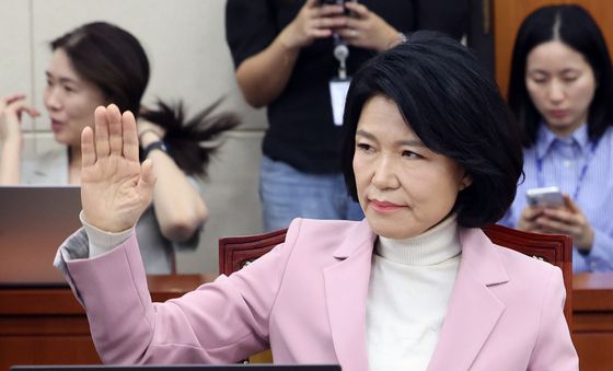 발언 요청하는 이진숙 의원