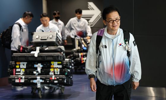 결전의 땅 밟은 장갑석 총감독